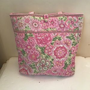 🌸🌸Super Sale🌸🌸VERA BRADLEY Medium Size Flowered Tote